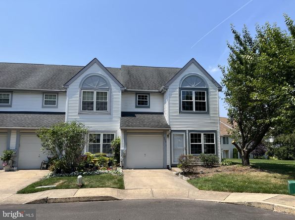 4404 Congress Ct
