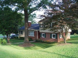 401 14th Ave NW, Hickory, NC 28601