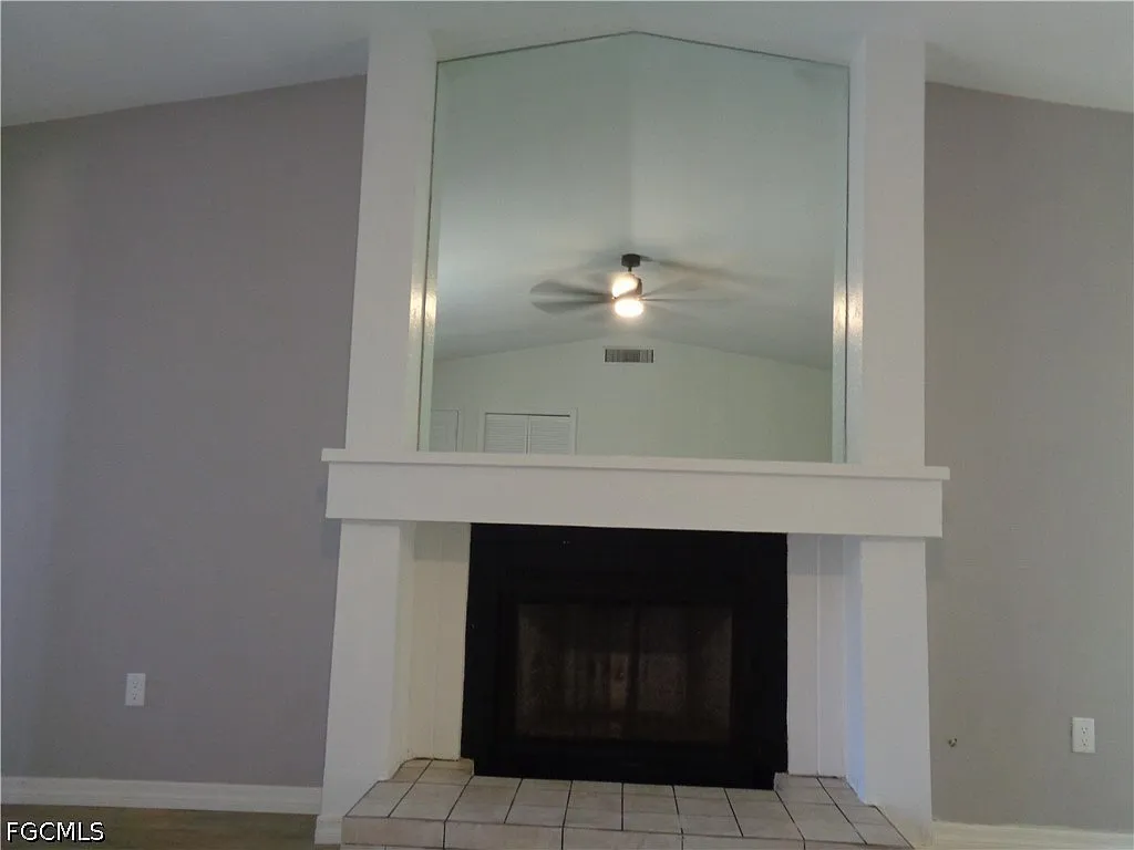 3 bed, 2.0 bath, 1378 sqft, $2,200 — Photo 3