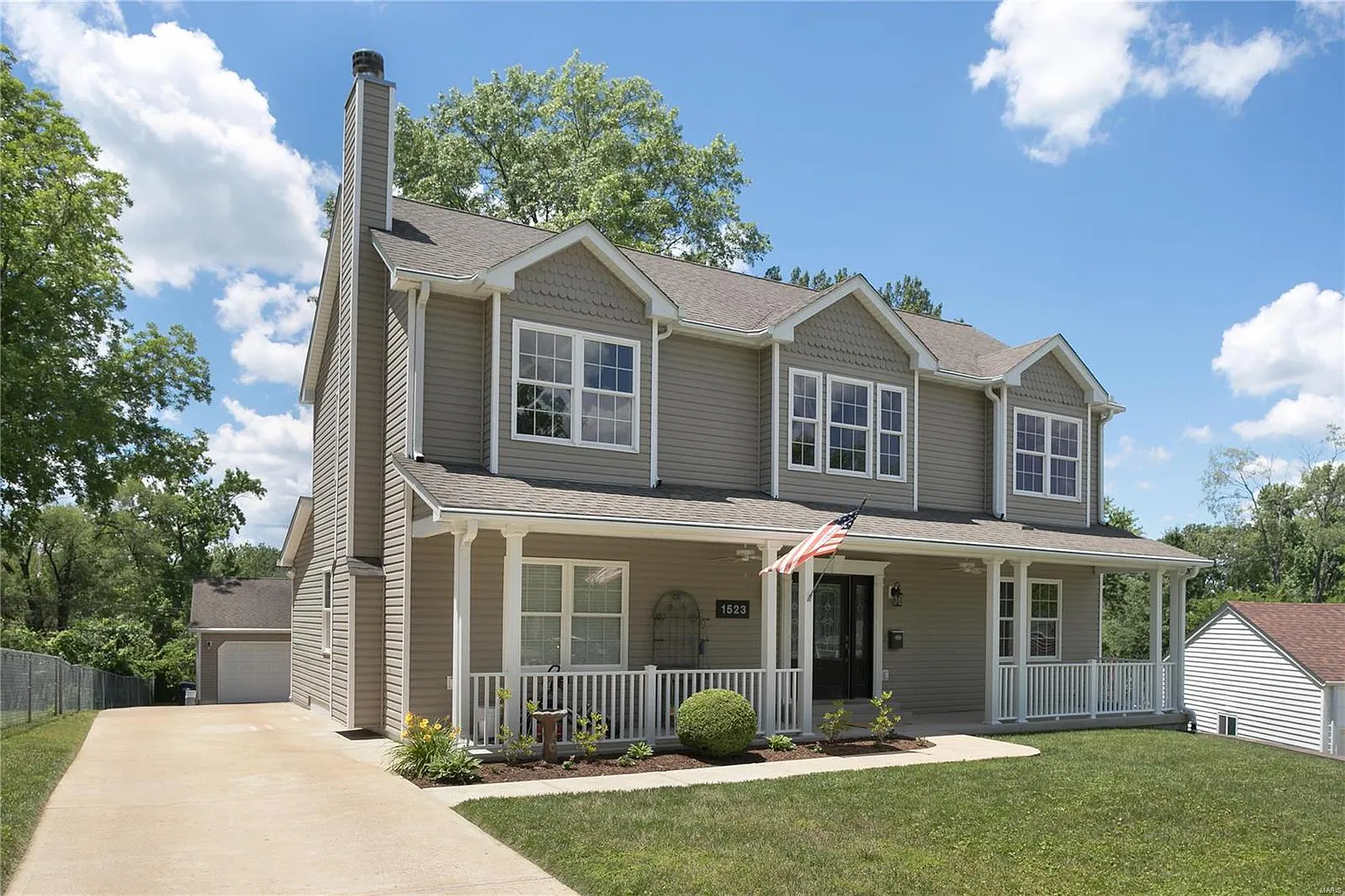 1523 Grant Ridge Ln photo 1