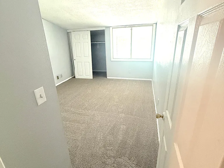 9031 N Swan Rd #J — Photo 5
