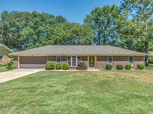 19 Crosswoods Rd, Brandon, MS 39042