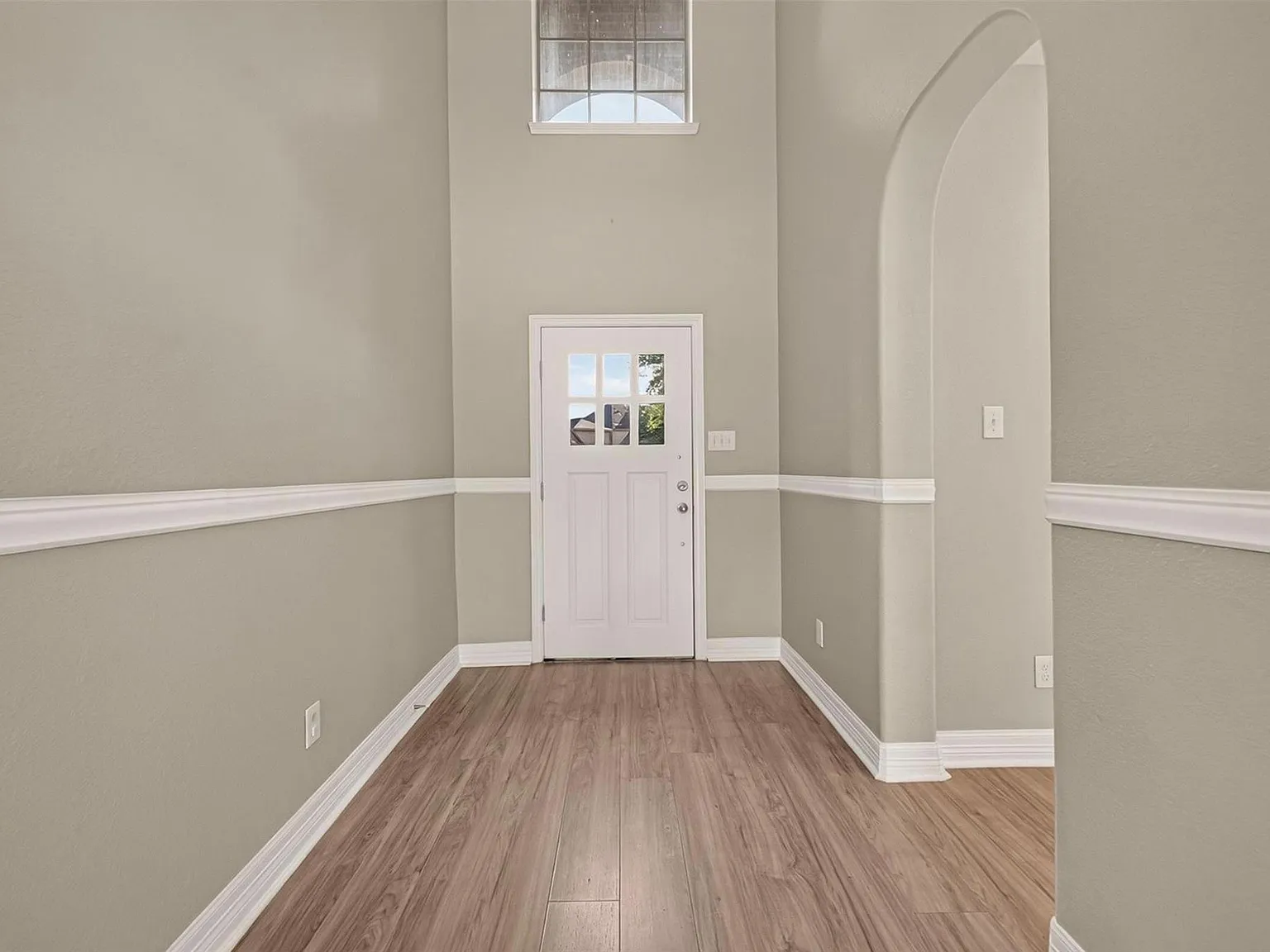 4 bed, 3.0 bath, 3189 sqft, $2,900 — Photo 3