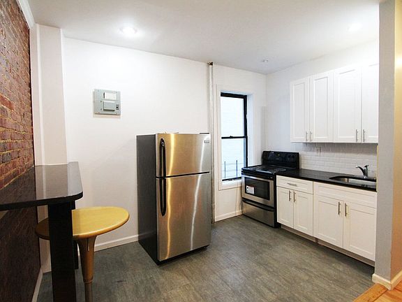 3rd image of 574 W 161st St APT 4A