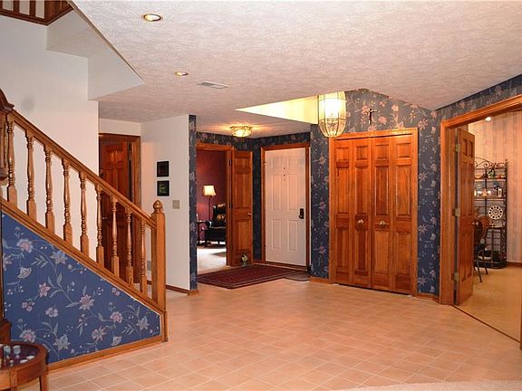 4th image of 725 Shady Hollow Ln