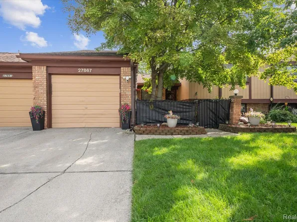 27867 Addelia St, Warren, MI 48093