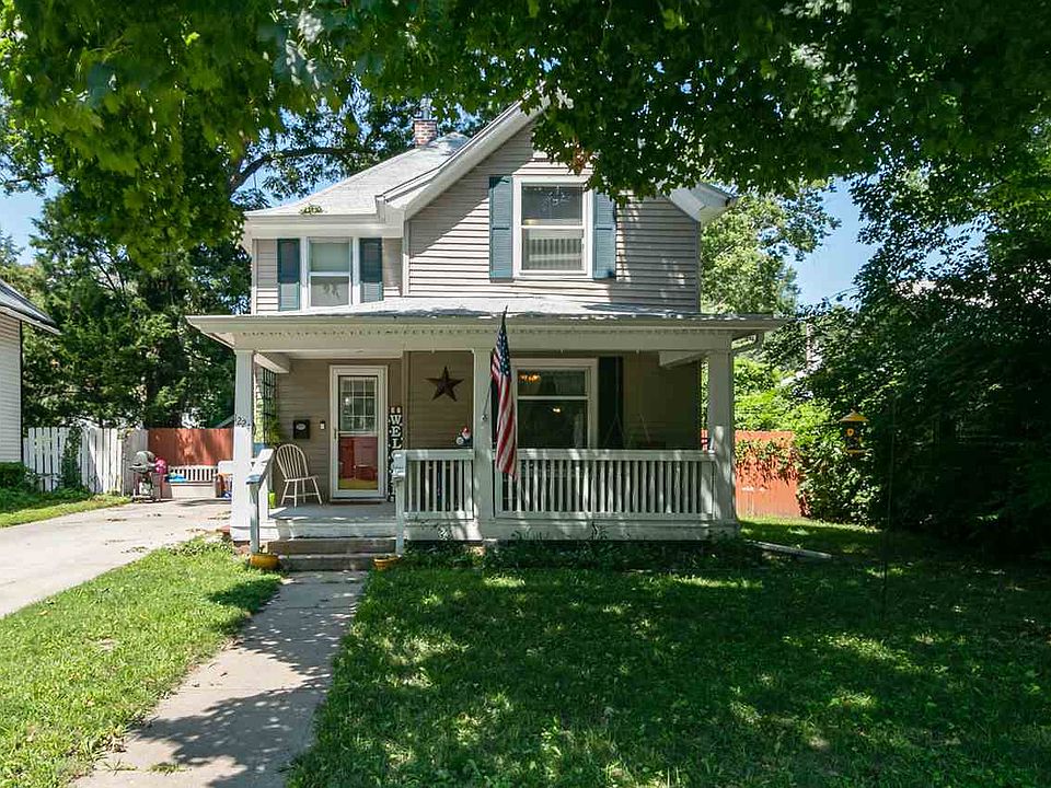 1224 Pierre St, Manhattan, KS 66502 Zillow