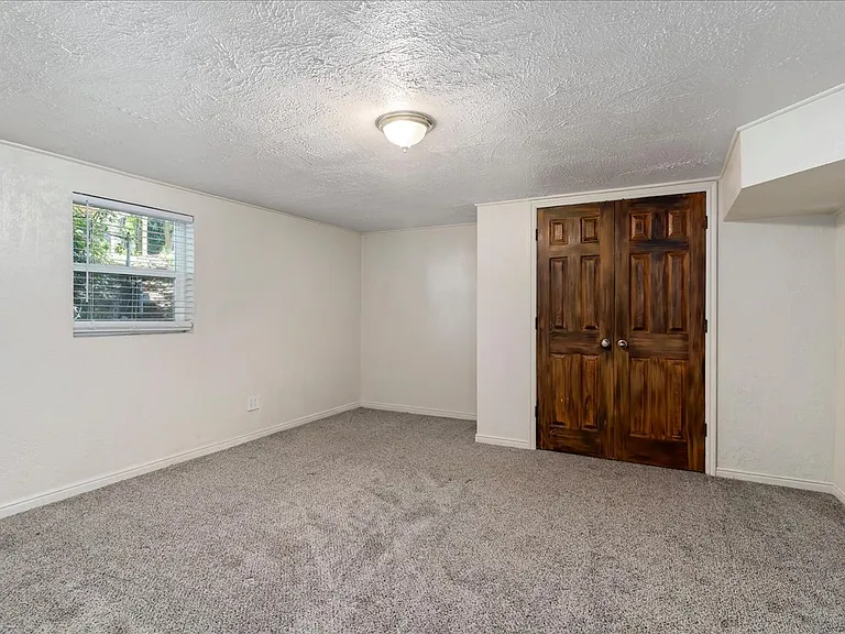 15 E Sylvia Dr — Photo 14