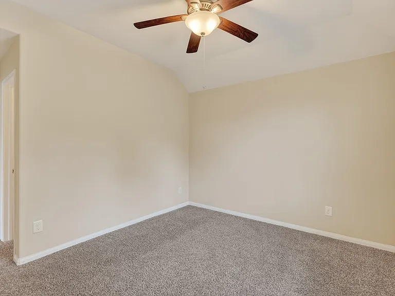 13302 Hidden Valley Dr — Photo 34