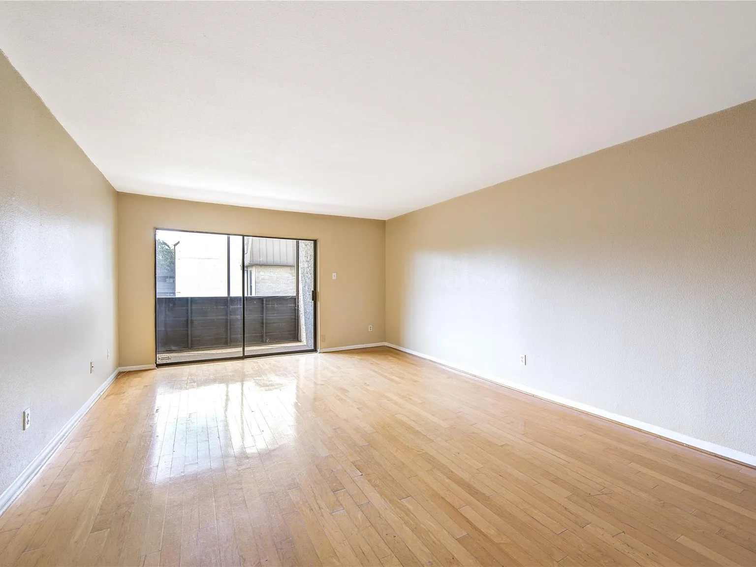 3055 Walnut Bend Ln — Photo 2