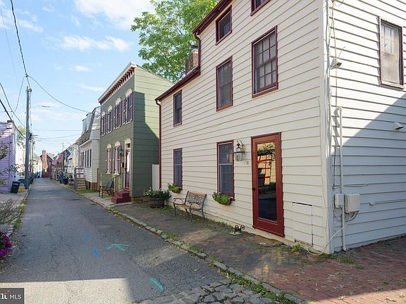2nd image of 51 Pinkney St