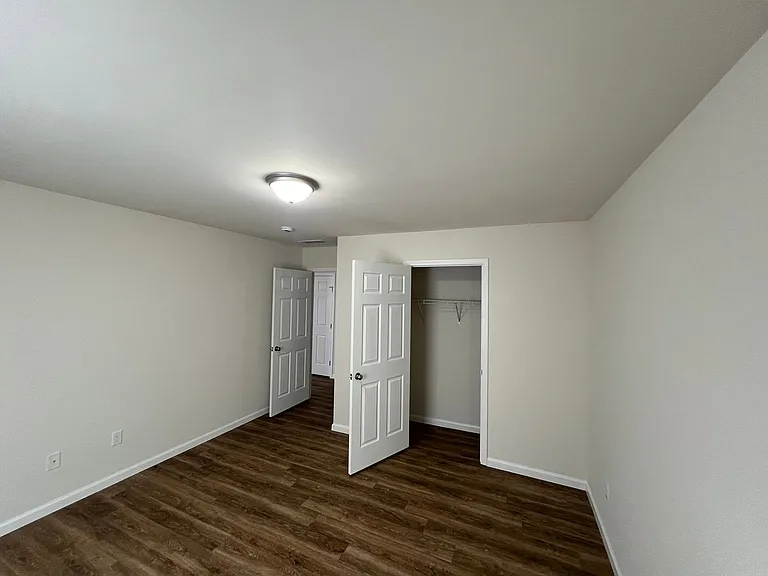 Brand New House 3 beds 2 baths with 1 car garage — Photo 33