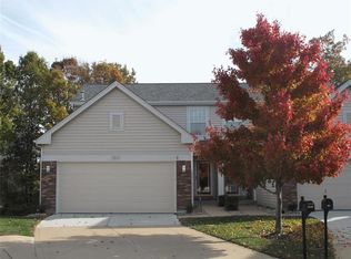 3821 Southern Manor Dr, Saint Louis, MO 63125