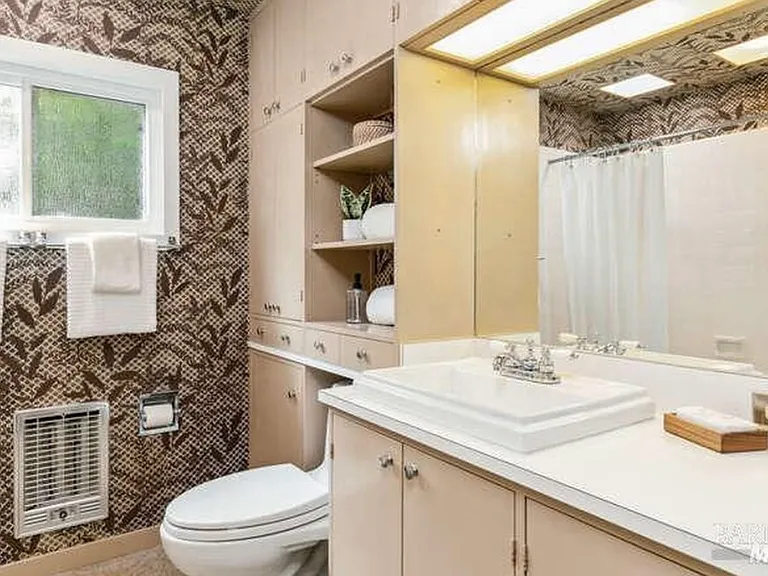 33 Amicita Ave — Photo 16