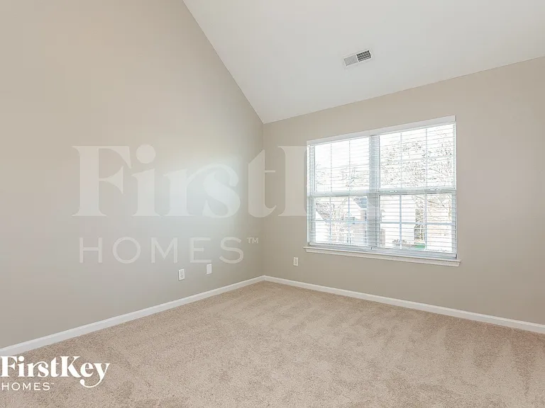 8524 Ridgeline Ln — Photo 13