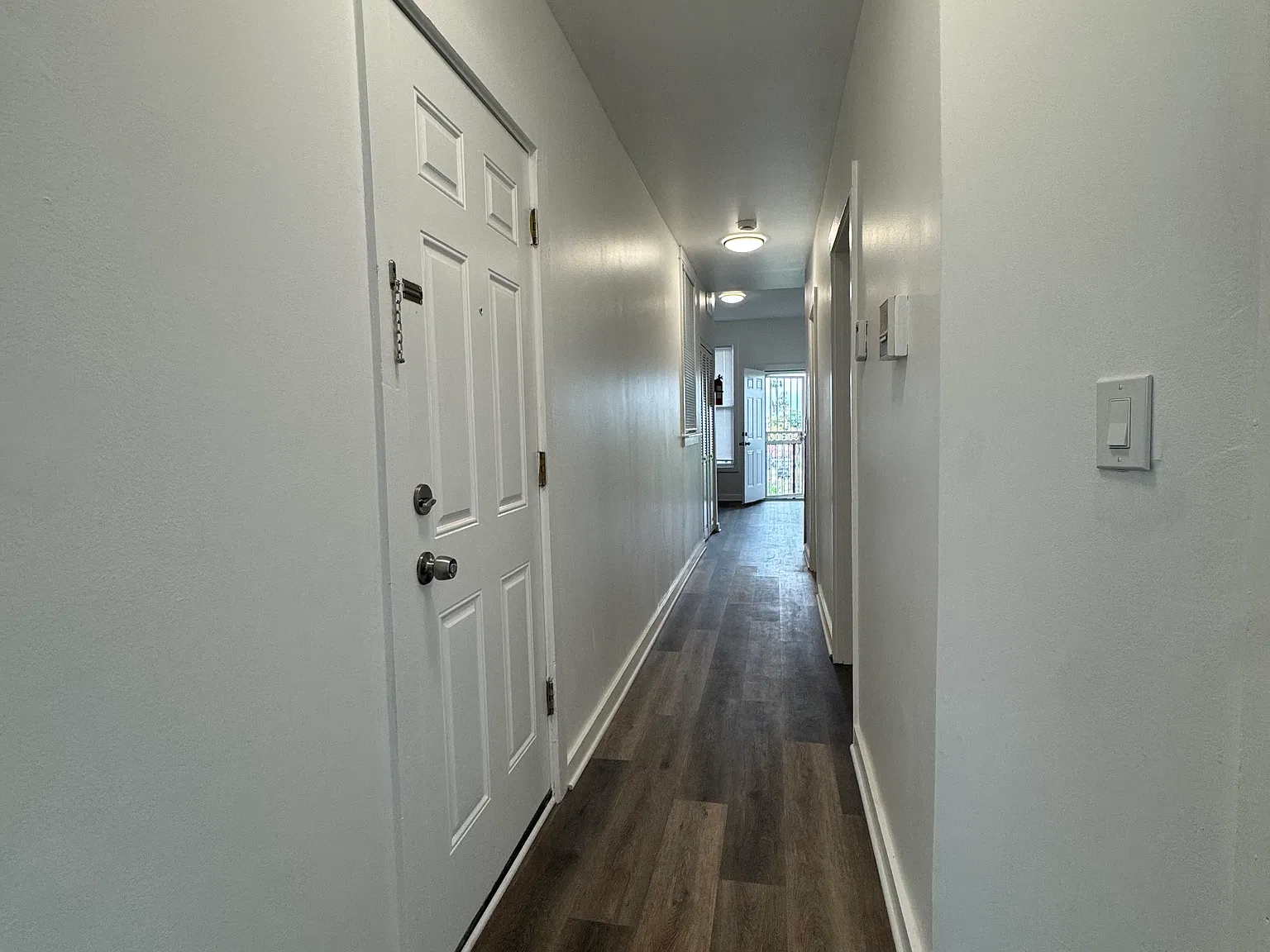 3 bed, 950 sqft, $1,700 — Photo 1