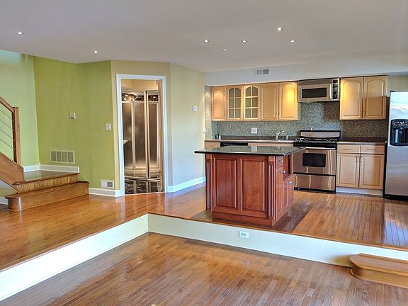 5th image of 2 Cinnamon Creek Dr #3N