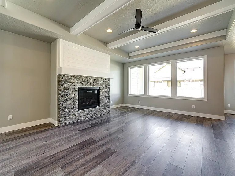 3008 E Shadowbluff St — Photo 2