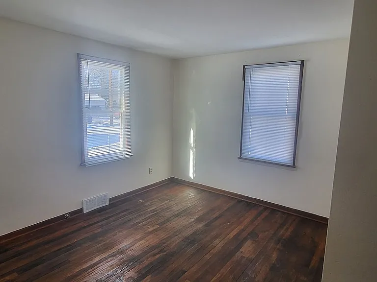 179 Lake St — Photo 14