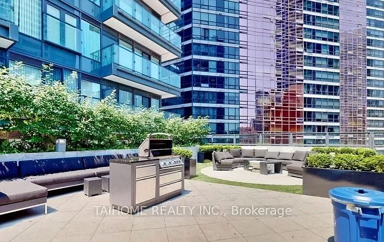 955 Bay St #307 — Photo 21