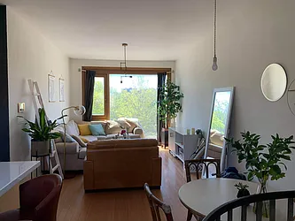 Rented by R New York