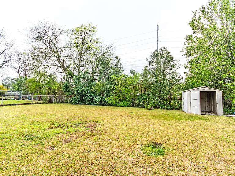 4342 Sunshine Dr — Photo 3