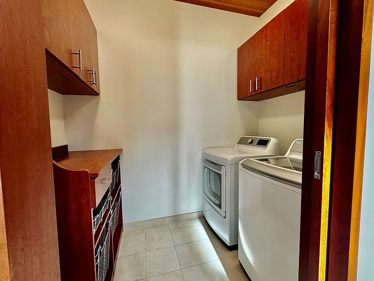 60 Frances Ave — Photo 52
