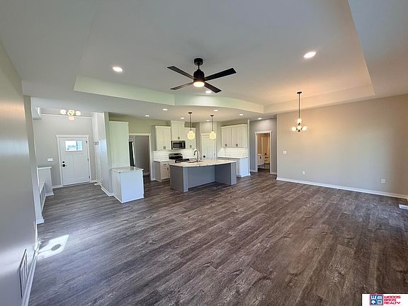3rd image of 6674 Shadow Ridge Pl