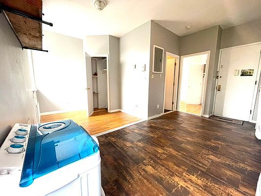 2nd image of 896 Lafayette Ave #3L