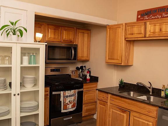 5th image of 1726 James Ave N #1