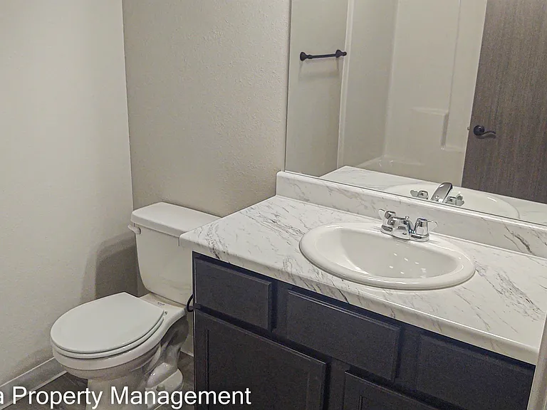 Jenny Place Apartments — Photo 8