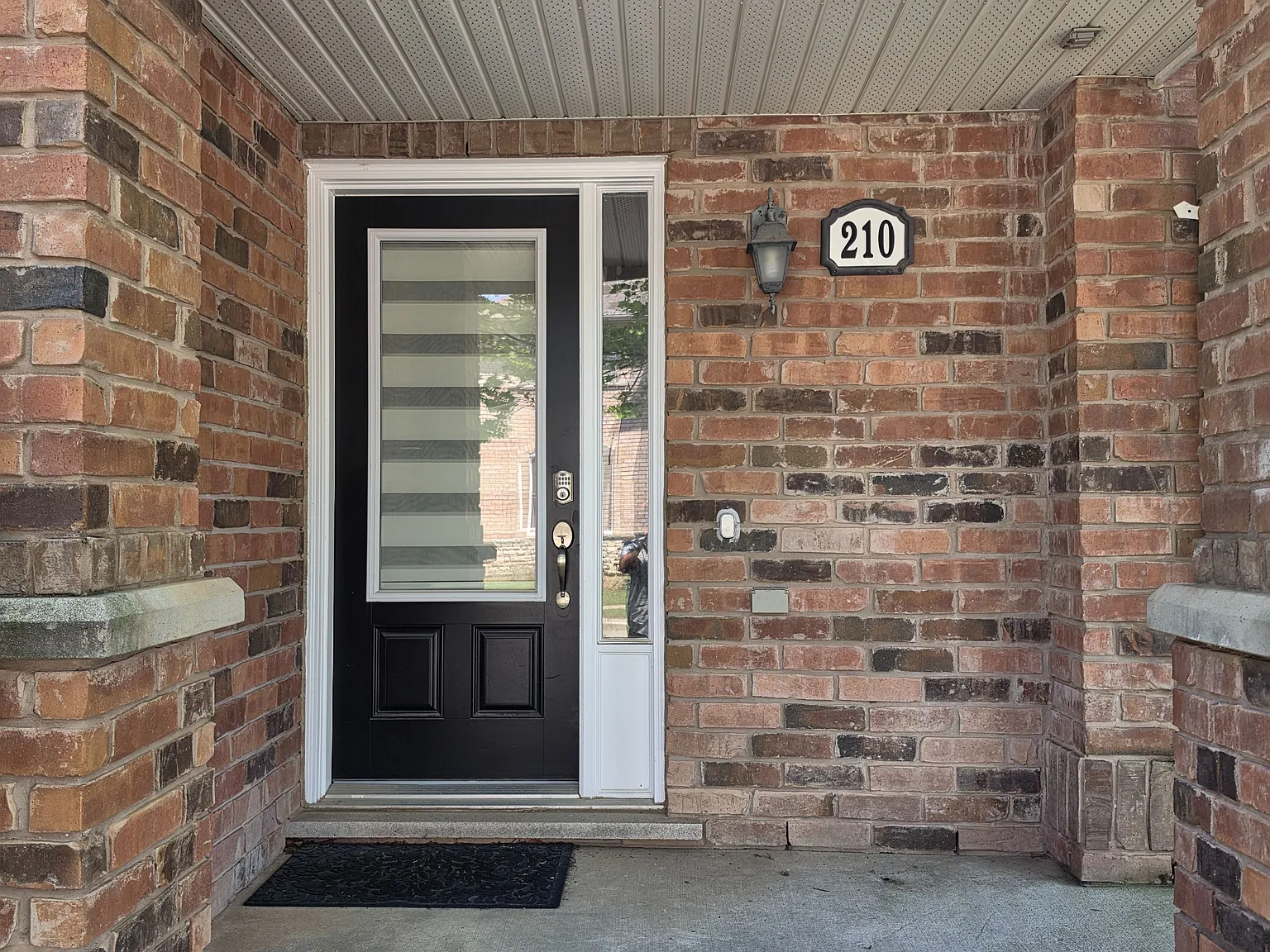 1 bed, $1,300 — Photo 2