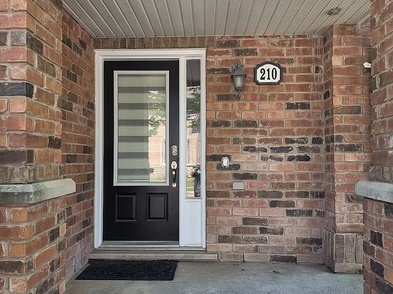 210 Magurn Gate — Photo 2