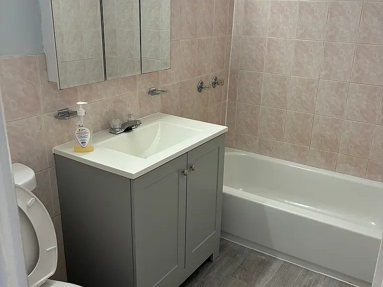 1425 E 80th St #2 — Photo 7