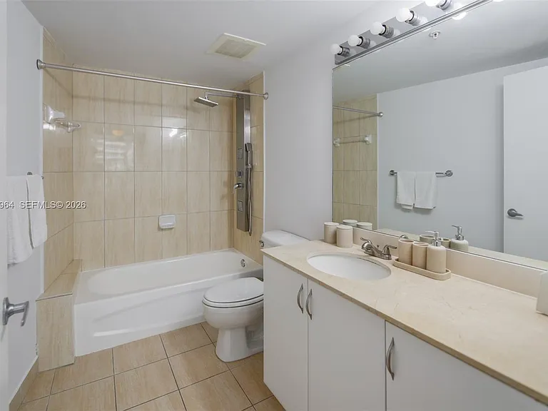 1750 N Bayshore Dr #2402 — Photo 24