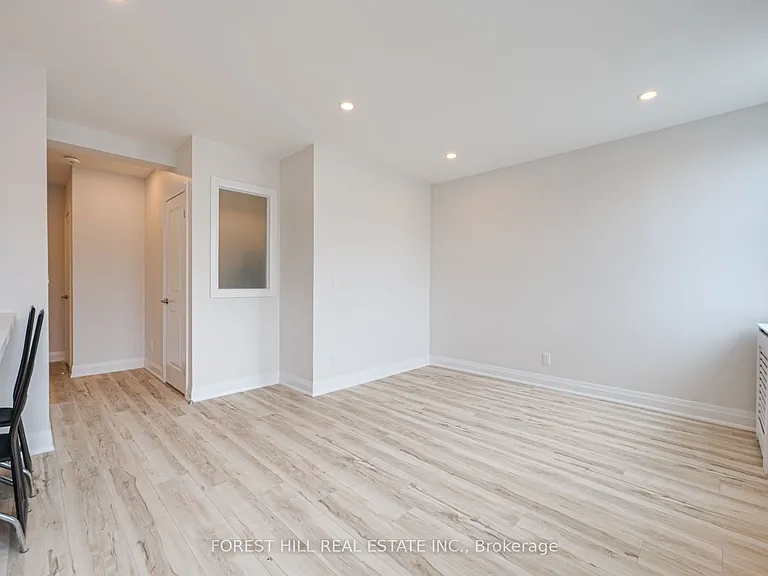 7725 Yonge St #2 — Photo 16