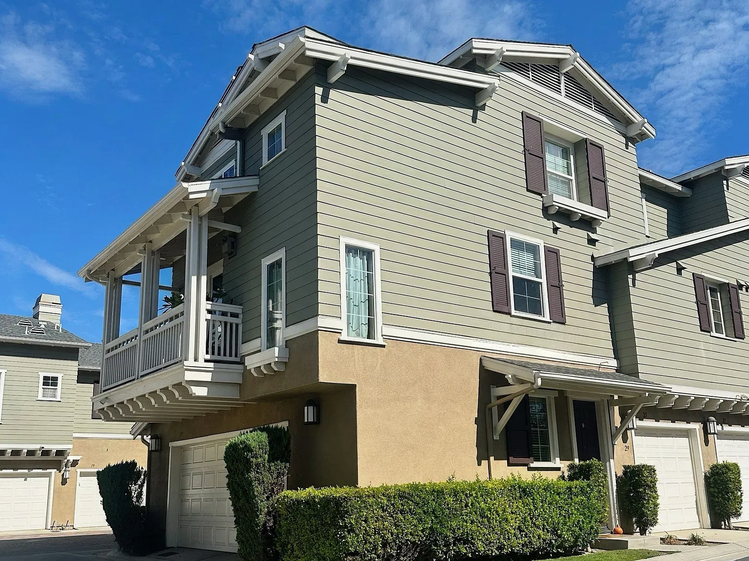 Beautifully Maintained Ladera Ranch End-Unit Condo | 2BR, 2.5BA, 2-Car Garage — Photo 2