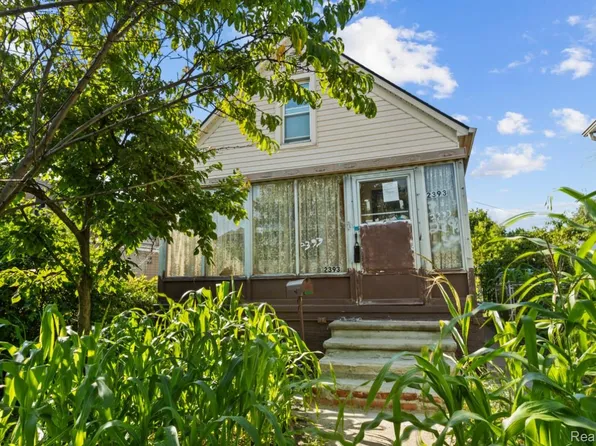 2393 Burger St, Hamtramck, MI 48212