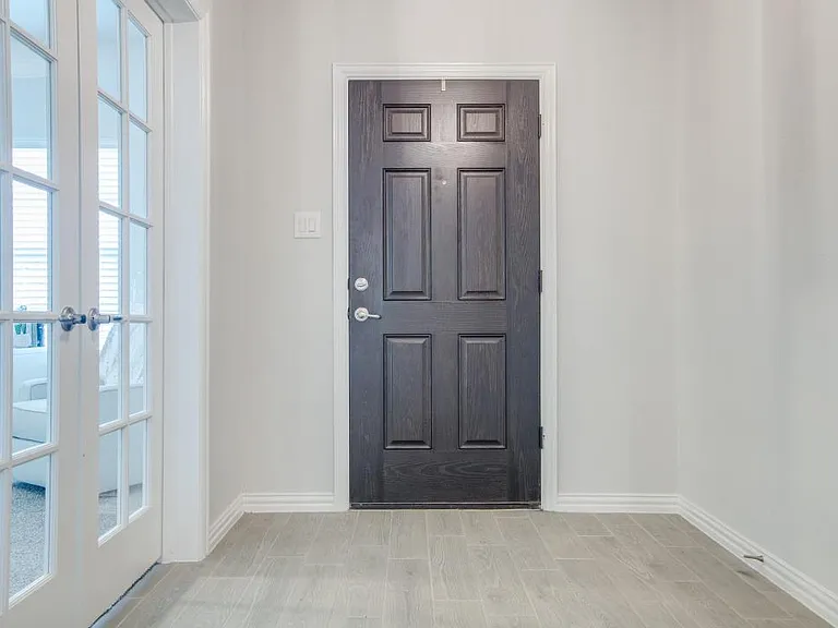 2911 Teak Dr — Photo 3