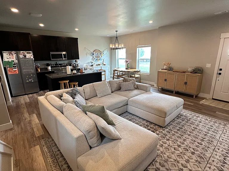 1389 Remington Trl — Photo 3