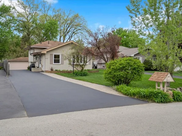 4020 N Adams St, Westmont, IL 60559