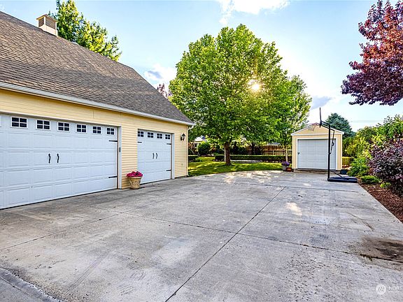 4th image of 3186 W Lakeside Drive