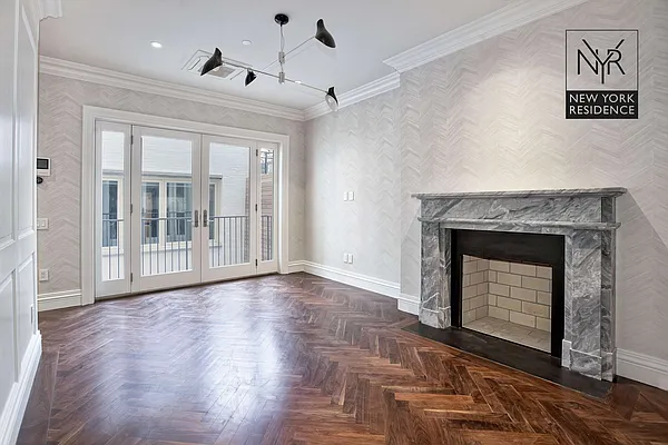 Rented by New York Residence | media 32