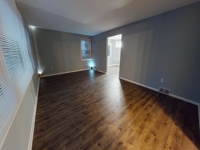 669 N Henderson Rd — Photo 20
