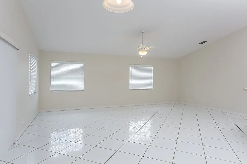 3 bed, 2.0 bath, 2018 sqft, $3,520 — Photo 3