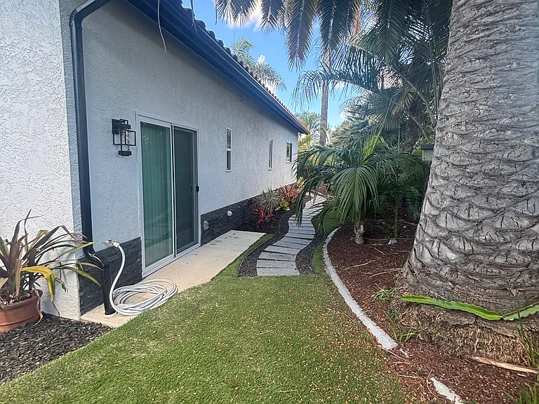 837 Rio Claro Ct — Photo 36
