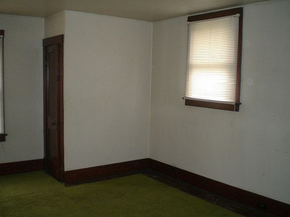 3rd image of 302 Park Ave