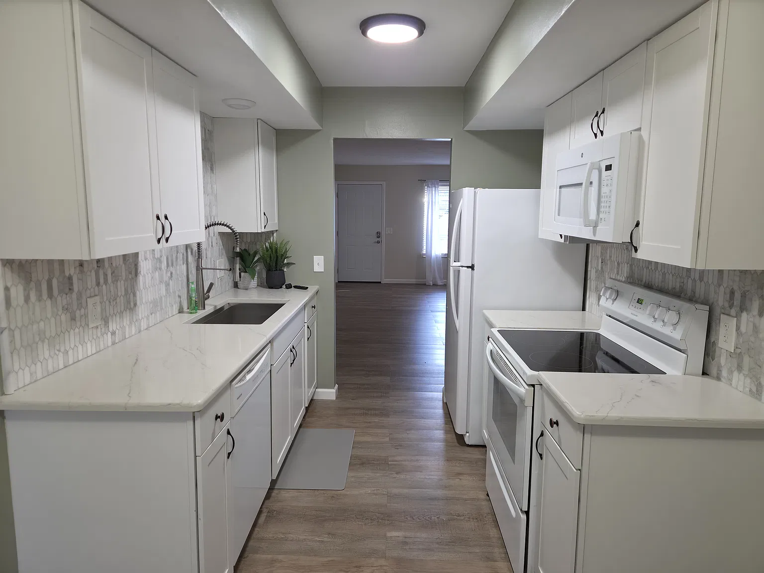 2 bed, 1100 sqft, $1,450 — Photo 3