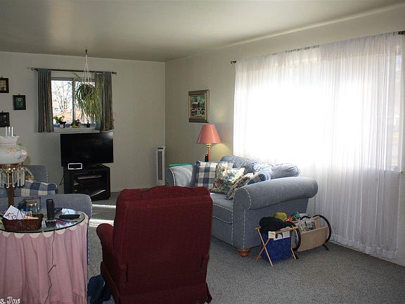 2nd image of 5717 Chandler St