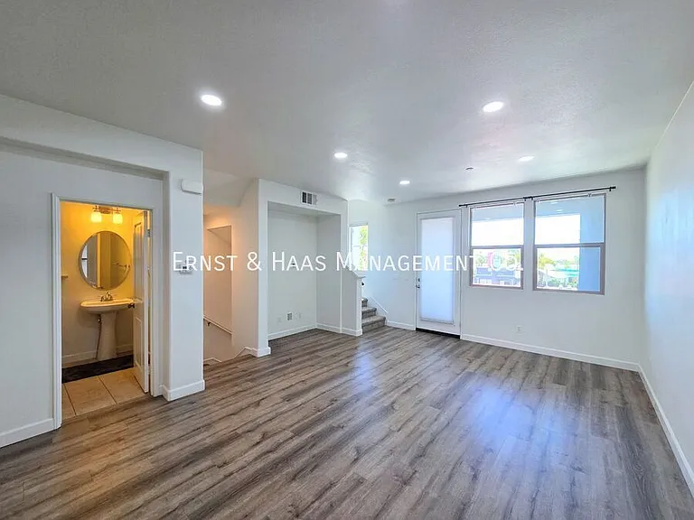 3003 N Pacific Coast Hwy — Photo 8